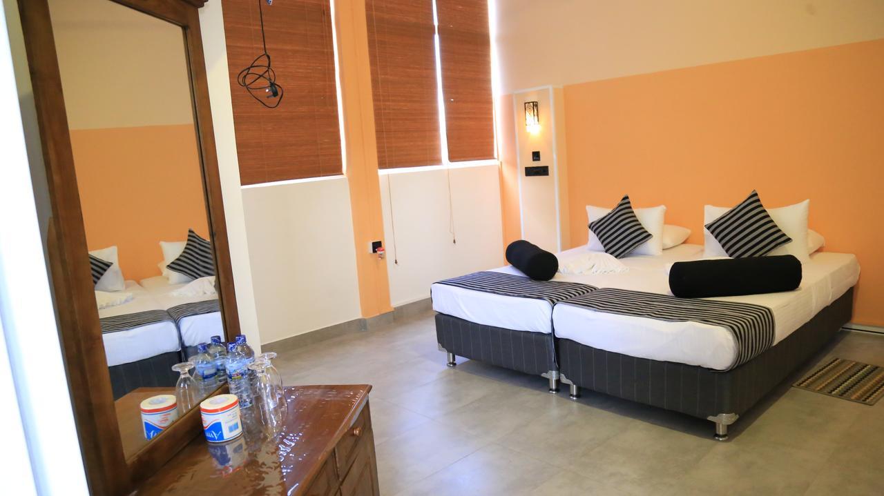 281 Kandy City Hostel & Rooms Deiyannewela Extérieur photo